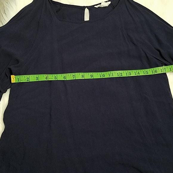 Navy Linen cold sholder top - Picture 4 of 7